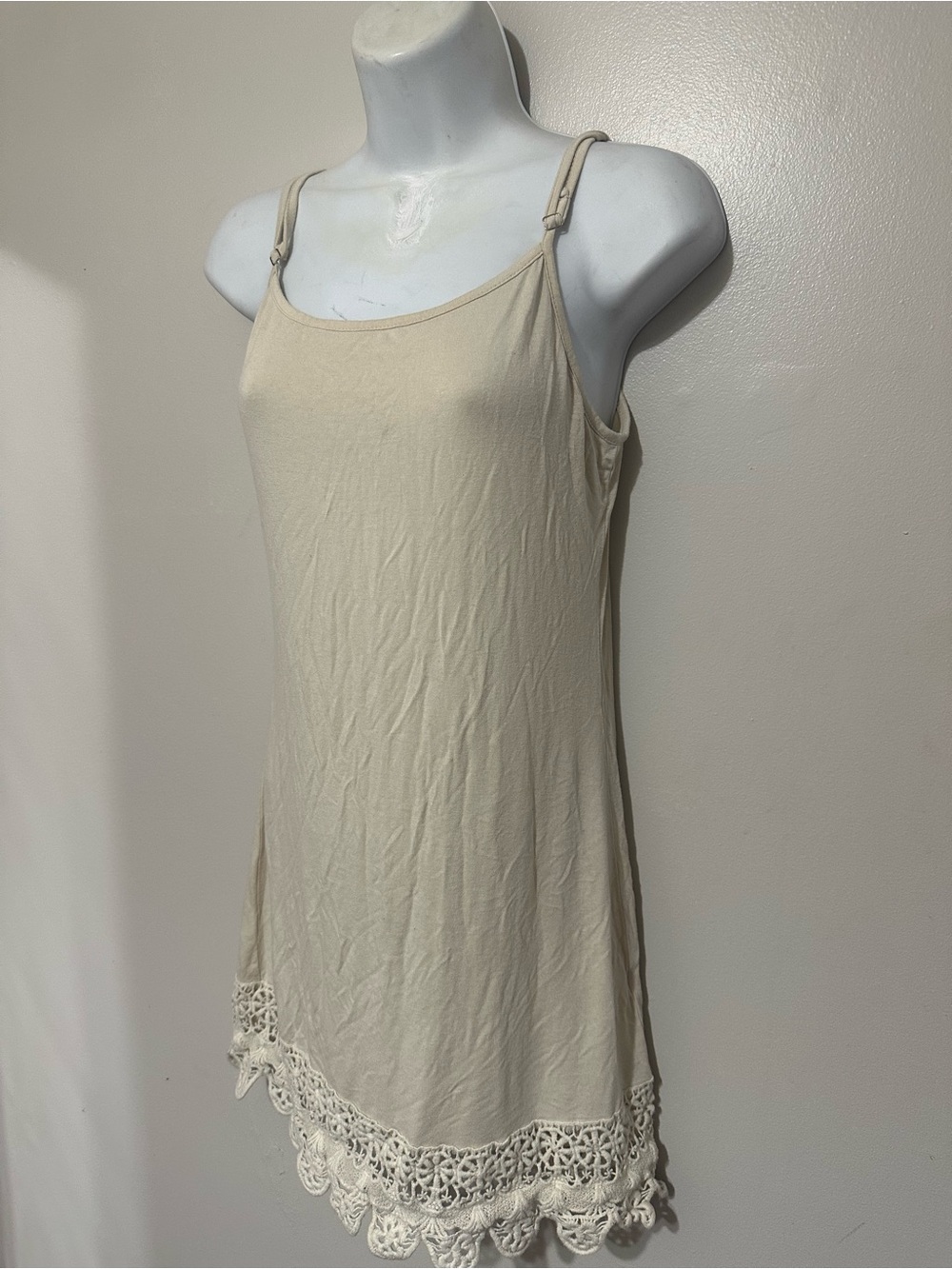 Monoreno Cream Lace‑Trim Dress M – Boho Spaghetti Strap Summer Dress